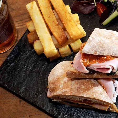 The Coachman 4* Hutton Bushel