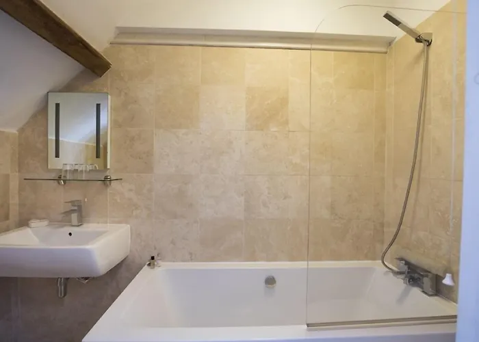 The Coachman Hutton Bushel