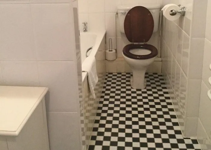 The Coachman Inn 4*